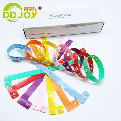 Reflexive Armband Kunststoff Vinyl Id Armband Druck mit Custom Logo Lila