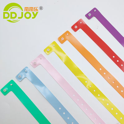 Reflexive Armband Kunststoff Vinyl Id Armband Druck mit Custom Logo Lila