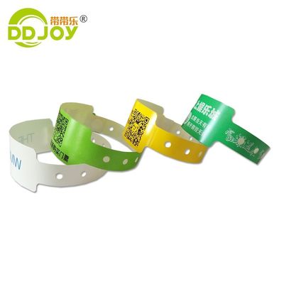 Custom Logo Erwachsenengröße Kunststoff/Papier/Verbundband für stilvolle Festivalveranstaltungen