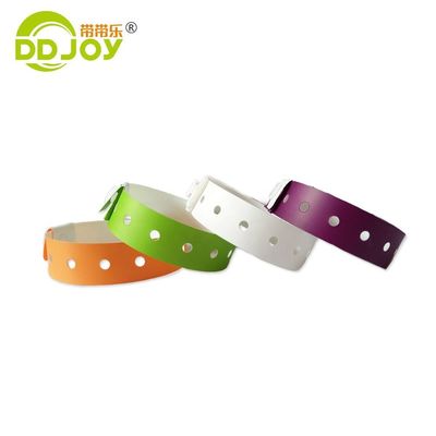 Weißes CMYK Logo Wasserdichtes Kompositpapier Armband für Poolpartys und Veranstaltungen