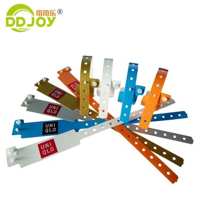 Weißes CMYK Logo Wasserdichtes Kompositpapier Armband für Poolpartys und Veranstaltungen