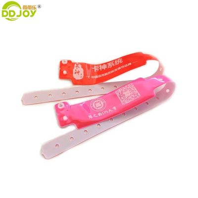 Veranstaltungen Party BANGLES Neonfarbe Custom Lock ID Kunststoff Vinyl Armbänder in breiter Form