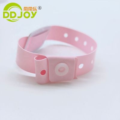 Wasserdichte Einweg-L-Form 13,56MHZ Kunststoff-Armbänder für medizinische Anlässe Party