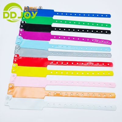 Custom Logo Weiches Vinyl Armband für Konzerte Massenanpassung Armbänder oder Armbänder Typ