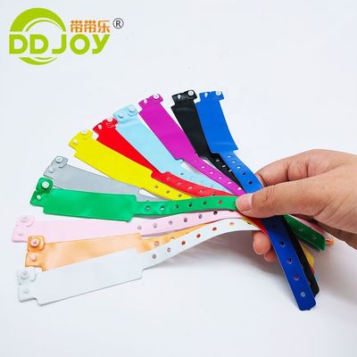 Custom Logo Weiches Vinyl Armband für Konzerte Massenanpassung Armbänder oder Armbänder Typ