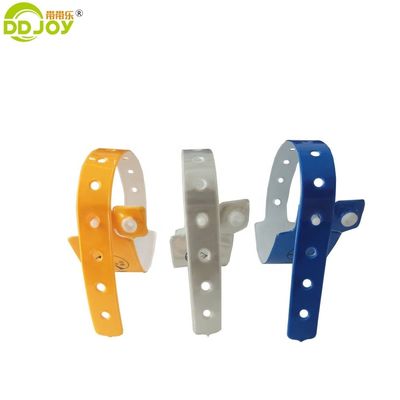 Ein anderes Konzertticket Vinyl-PVC-Armband Kunststoff-Armband für das Hotel-Kunden-Logo