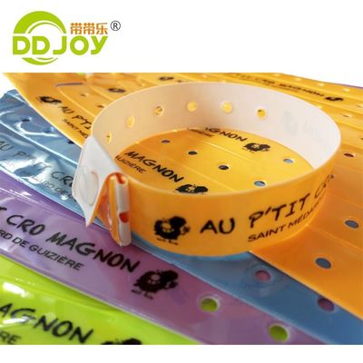 Vinyl-Armbänder für Festivals und Versammlungen
