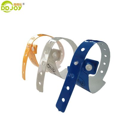 Ein anderes Konzertticket Vinyl-PVC-Armband Kunststoff-Armband für das Hotel-Kunden-Logo