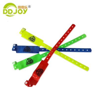 Identifizierung Kunststoff Vinyl Armbänder Custom Lock Neon Farbe für Veranstaltungen Partys