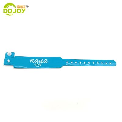 Einmaliges und individuell gestaltetes Knöpfer-Armband für Hotels