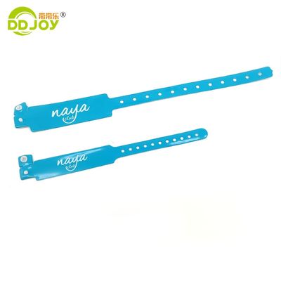 Einmaliges und individuell gestaltetes Knöpfer-Armband für Hotels