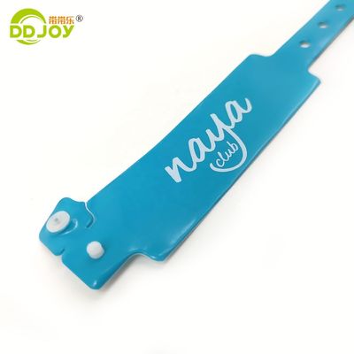 Einmaliges und individuell gestaltetes Knöpfer-Armband für Hotels