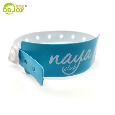 Einmaliges und individuell gestaltetes Knöpfer-Armband für Hotels