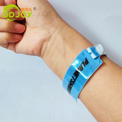 Custom Logo Vinyl Armbänder für Vergnügungspark erschwinglich und langlebig