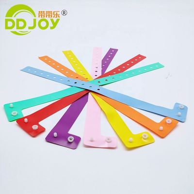 Soft Plastic PVC Verkauf L-Form Erwachsenengröße Armband für Veranstaltungen Festival Customized Logo