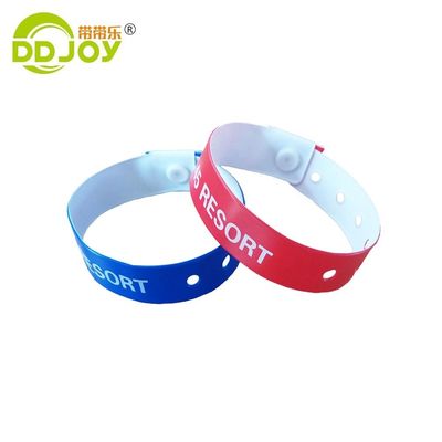 Zusammengesetztes Material L-Form Erwachsenengröße Farbiges PVC/Vinyl Armbänder 250*25mm/250*16mm