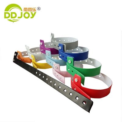 Zusammengesetztes Material L-Form Erwachsenengröße Farbiges PVC/Vinyl Armbänder 250*25mm/250*16mm