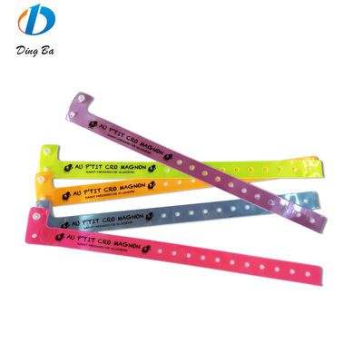 Andere Form Weich einstellbare PVC/Vinyl Kunststoff Eintrittsarmband für Veranstaltungen und Partys
