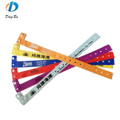 Populäres eigenes Logo für Frauen Orange PVC Armbänder für Veranstaltungen Festival Plastik L-Form