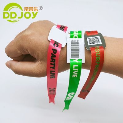 Individuell angepasstes bequemes Einweg-Armband für die persönliche Eventzugangskontrolle
