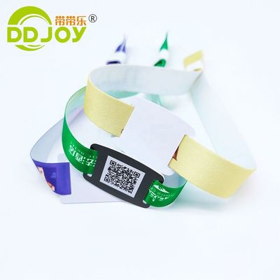 Individuell angepasste gelbe RFID-Armbänder aus Gewebe für komfortable Festivalveranstaltungen