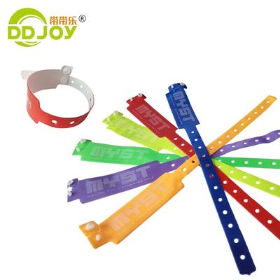 Andere Materialien Weite Form Festival Sublimation Kunststoff Pulsera Unisex PVC-Armband