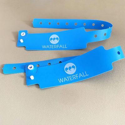 Thema Custom Armband auf Anfrage OEM Logo Personalisiertes Event Armband