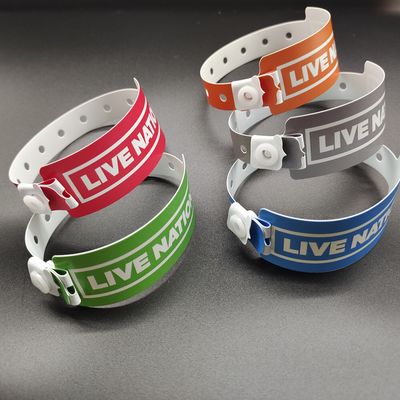 Shanghai PVC Material Vinyl Armbänder für Veranstaltungen Breite Form und freies Design enthalten