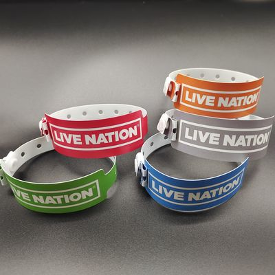 Shanghai PVC Material Vinyl Armbänder für Veranstaltungen Breite Form und freies Design enthalten