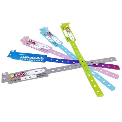 VIP-Party kundenspezifische Designs weiches PVC-Material bunter VIP-Gast regelmäßiges Vinyl-Armband