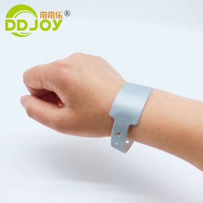 Plastikverschluss-Inlay-Technologie Blaue PVC-Armbänder/Armband für DDJOY-Veranstaltungen und Festivals