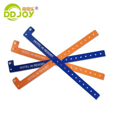 Custom QR Code PVC-Armband für Veranstaltungen Identifizieren Kunststoff-Vinyl-Armbänder
