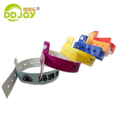 Custom QR Code PVC-Armband für Veranstaltungen Identifizieren Kunststoff-Vinyl-Armbänder