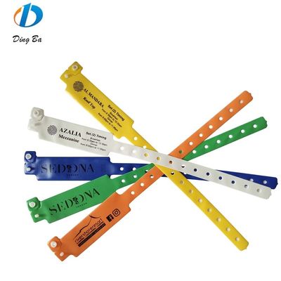 Custom Logo Weiches PVC Armband Baby Lieblings personalisiertes Armband Farbenreiche Gegenstände