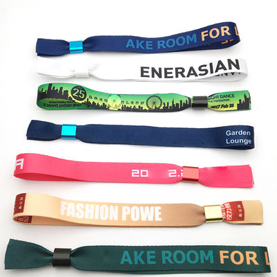 Custom RFID CHIP Armbänder aus Satin-Täugchen Armbänder für modische Veranstaltungen und Festivals