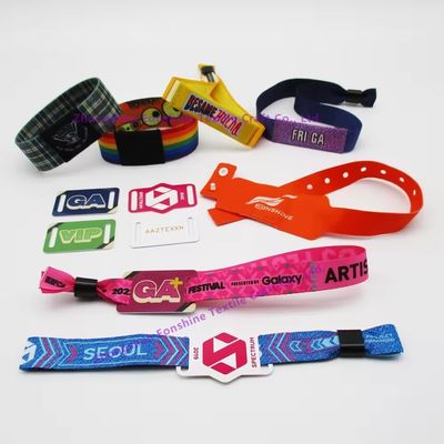Einseitige und doppelseitige RFID-Armbänder für den individuellen Event-Branding