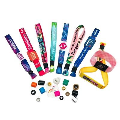 Party-Festival-Armbänder aus purpurfarbenem Satin mit wasserdichtem Design