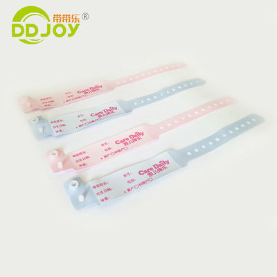 Weiches einmaliges individuell angepasstes medizinisches Armband für Kinder Rosa Farbe 250*25mm Erwachsenengröße OEM