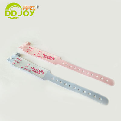 Weiches einmaliges individuell angepasstes medizinisches Armband für Kinder Rosa Farbe 250*25mm Erwachsenengröße OEM