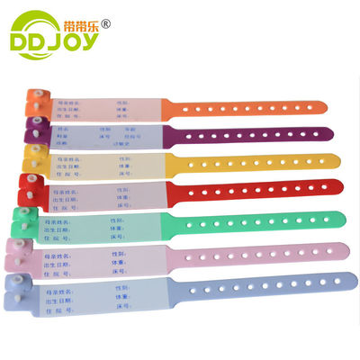 Weiches einmaliges individuell angepasstes medizinisches Armband für Kinder Rosa Farbe 250*25mm Erwachsenengröße OEM