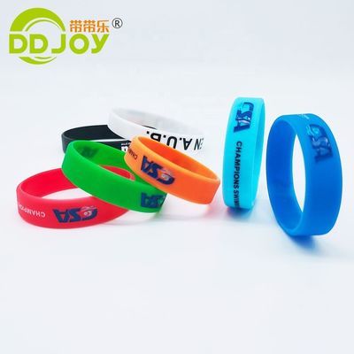 Neon Gelb Custom Logo Leuchten in dunklem Silikon Armband für in verschiedenen Szenarien