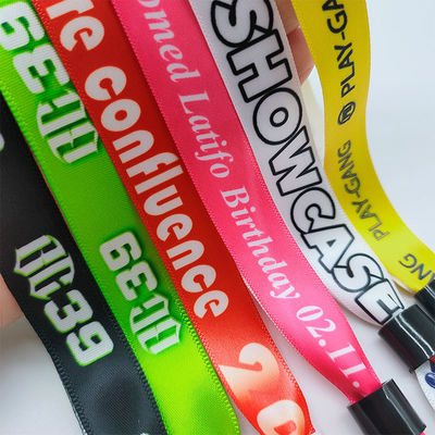 Druckstoff-Armbänder für Musikfestivals und Hotel-Eingänge