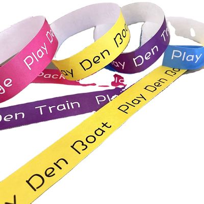 Custom Logo gedruckte Armband wasserdichtes Papier Tyvek Armbänder starker Klebstoffverschluss
