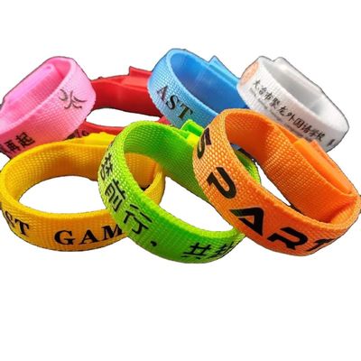 angepasste Farbe Mehrfarbige Beleuchtete Led Armband Flash Geschenke mit benutzerdefinierter Grafik