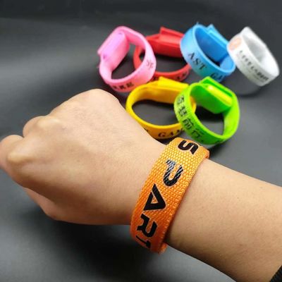 angepasste Farbe Mehrfarbige Beleuchtete Led Armband Flash Geschenke mit benutzerdefinierter Grafik