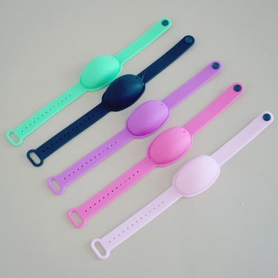 Kinder-Silicone-Portable Flüssig-Handdesinfektionsmittel-Armband-Dispenser GW 0,25 KG/PCS