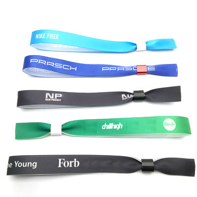 Custom Logo RFID Chip Satin Stoff Armbänder für Veranstaltung Festival Gedenkstätten