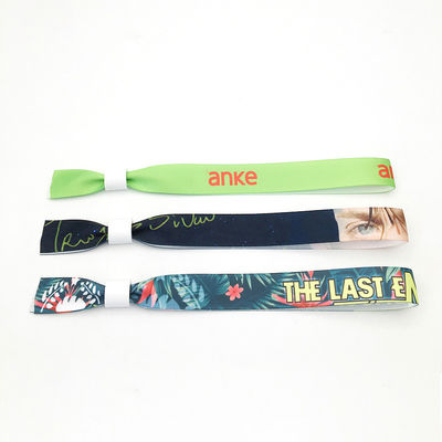 Custom Logo RFID Chip Satin Stoff Armbänder für Veranstaltung Festival Gedenkstätten