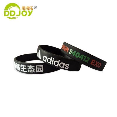 Silikonmaterial, benutzerdefiniertes Logo, Kunststoff-Armband für gemeinnützige Organisationen