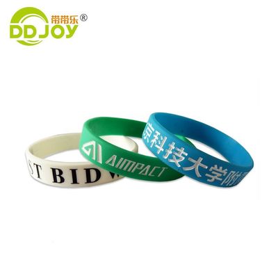 Silikonmaterial, benutzerdefiniertes Logo, Kunststoff-Armband für gemeinnützige Organisationen